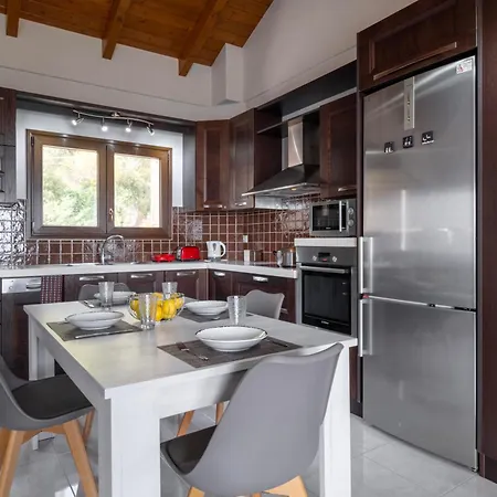 بيت للعطل Remvi House *